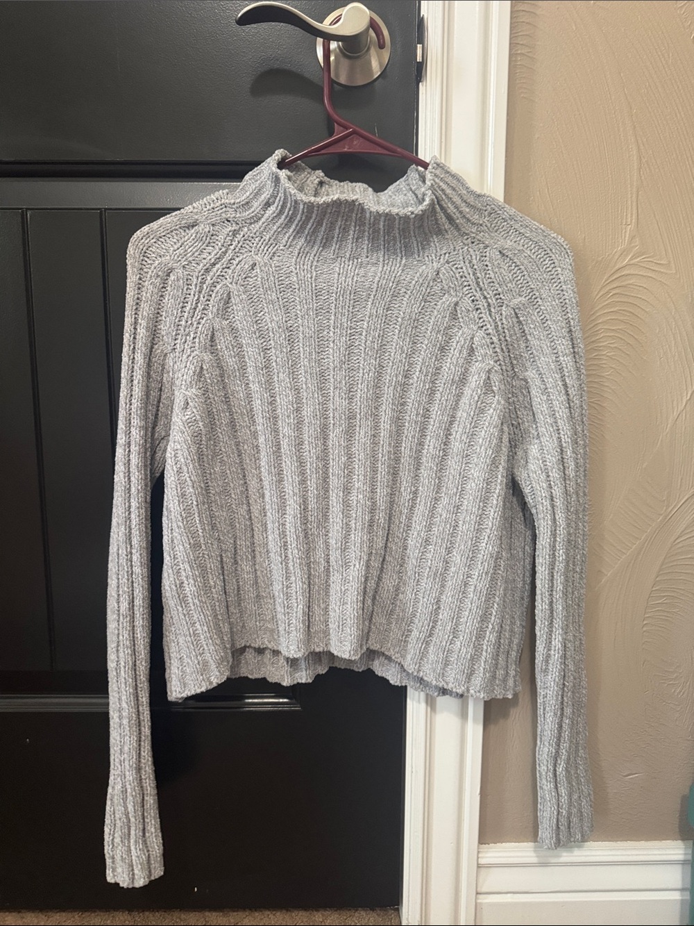American Eagle Outfitters Light Gray Ribbed Mock Neck Sweater
